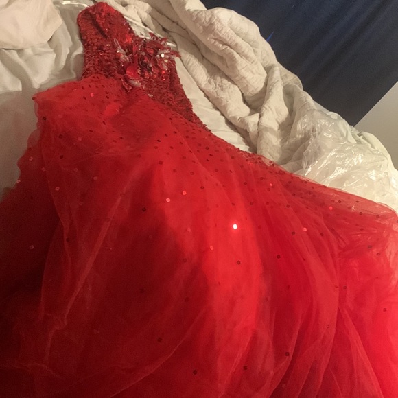 Red formal size 4 - Picture 6 of 6